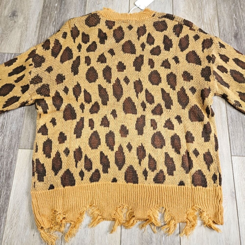 L love Leopard Print Distressed Frayed Oversized Crewneck Sweater Women's Small - Picture 7 of 9
